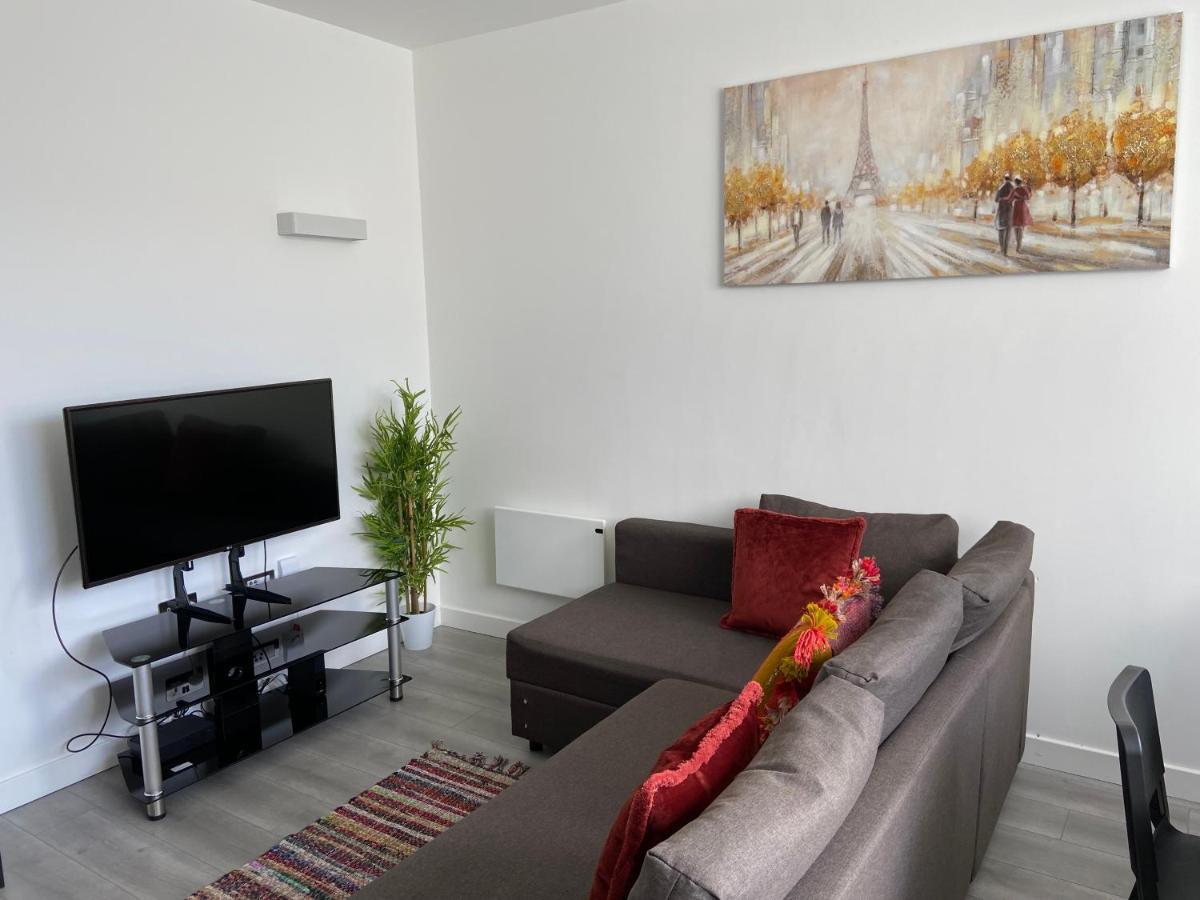 Lovely 2 Double Bedroom Flat With Free Parking - At The Atrium Mk Milton Keynes Esterno foto