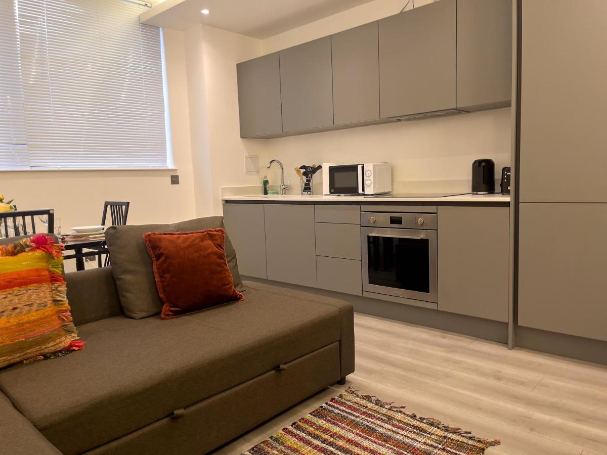 Lovely 2 Double Bedroom Flat With Free Parking - At The Atrium Mk Milton Keynes Esterno foto
