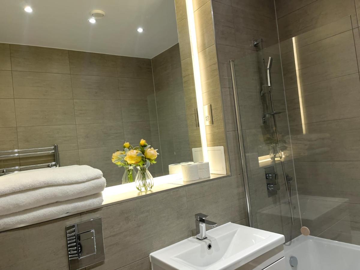 Lovely 2 Double Bedroom Flat With Free Parking - At The Atrium Mk Milton Keynes Esterno foto
