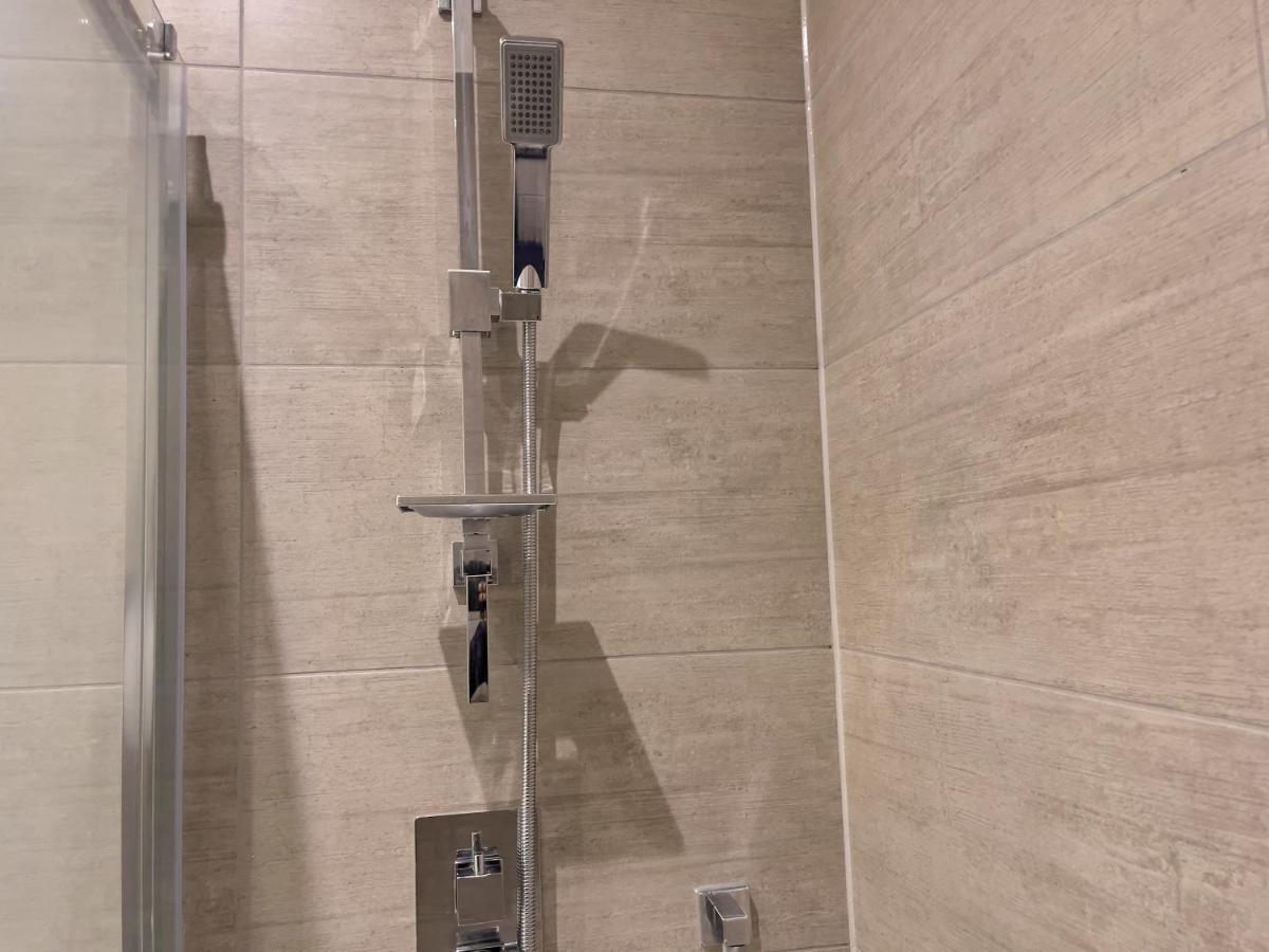 Lovely 2 Double Bedroom Flat With Free Parking - At The Atrium Mk Milton Keynes Esterno foto